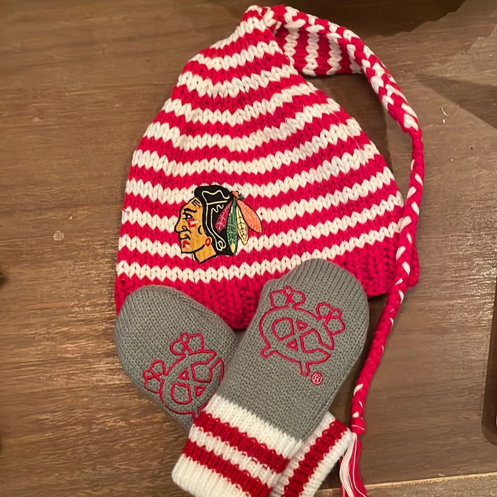 Brand New - Chicago Blackhawks hat and glove set.